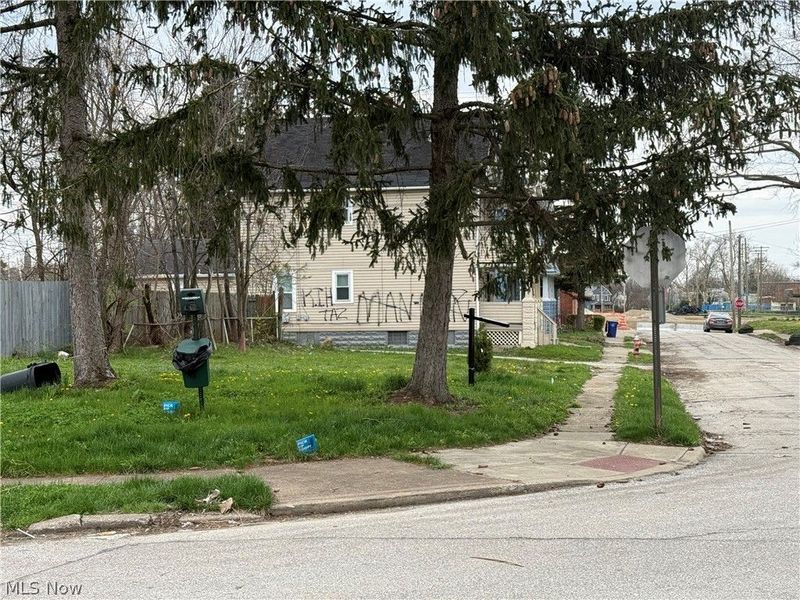 10904 Notre Dame Avenue, Cleveland, OH 44104 Photo 3