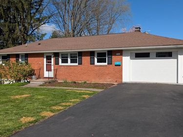 221 ELLEN AVENUE, STATE COLLEGE, PA 16801