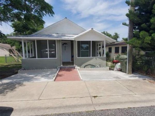 904 WASHINGTON STREET , LEESBURG, FL 34748