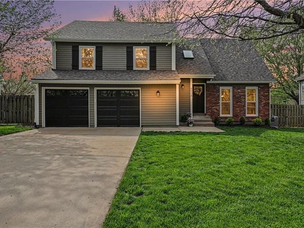 8908 LAMAR Avenue, Overland Park, KS 66207