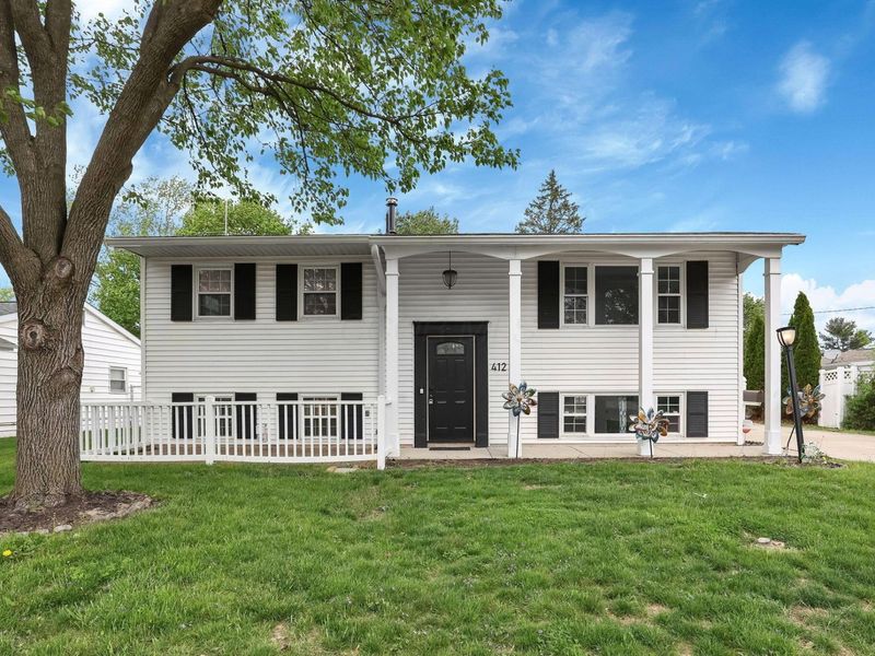 412 Denwood Drive S, Columbus, OH 43230 Photo 1