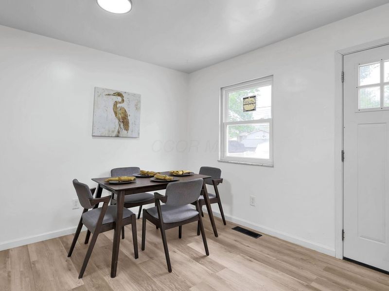 412 Denwood Drive S, Columbus, OH 43230 Photo 10