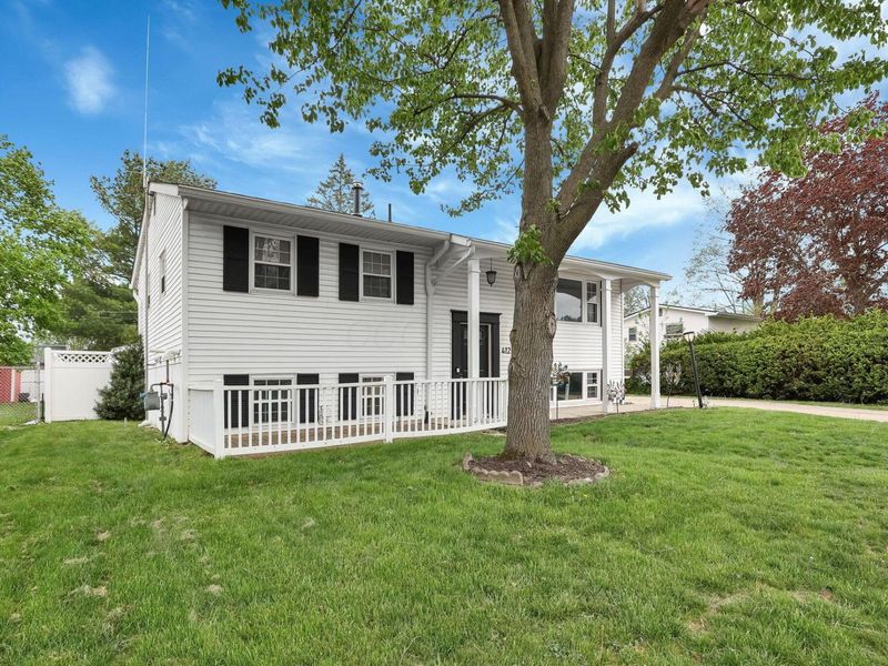 412 Denwood Drive S, Columbus, OH 43230 Photo 2