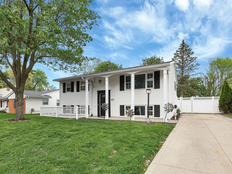 412 Denwood Drive S, Columbus, OH 43230 Photo 3