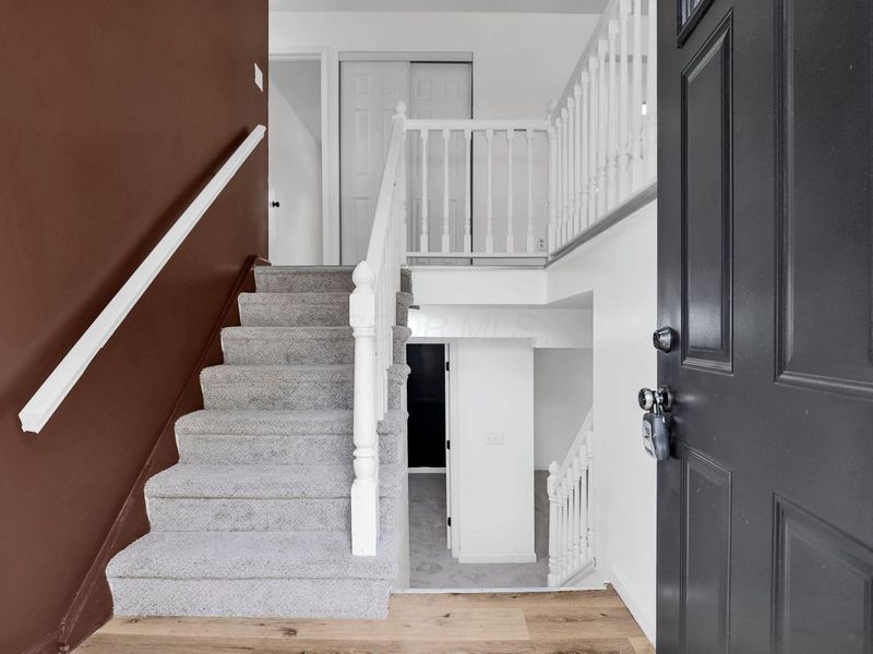 412 Denwood Drive S, Columbus, OH 43230 Photo 6