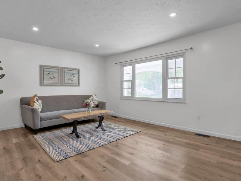 412 Denwood Drive S, Columbus, OH 43230 Photo 7