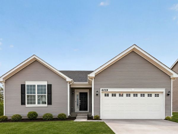 4019 Meadowridge Road, Woodstock, IL 60098