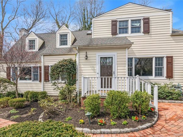 35 Mitchell Road , Port Washington, NY 11050