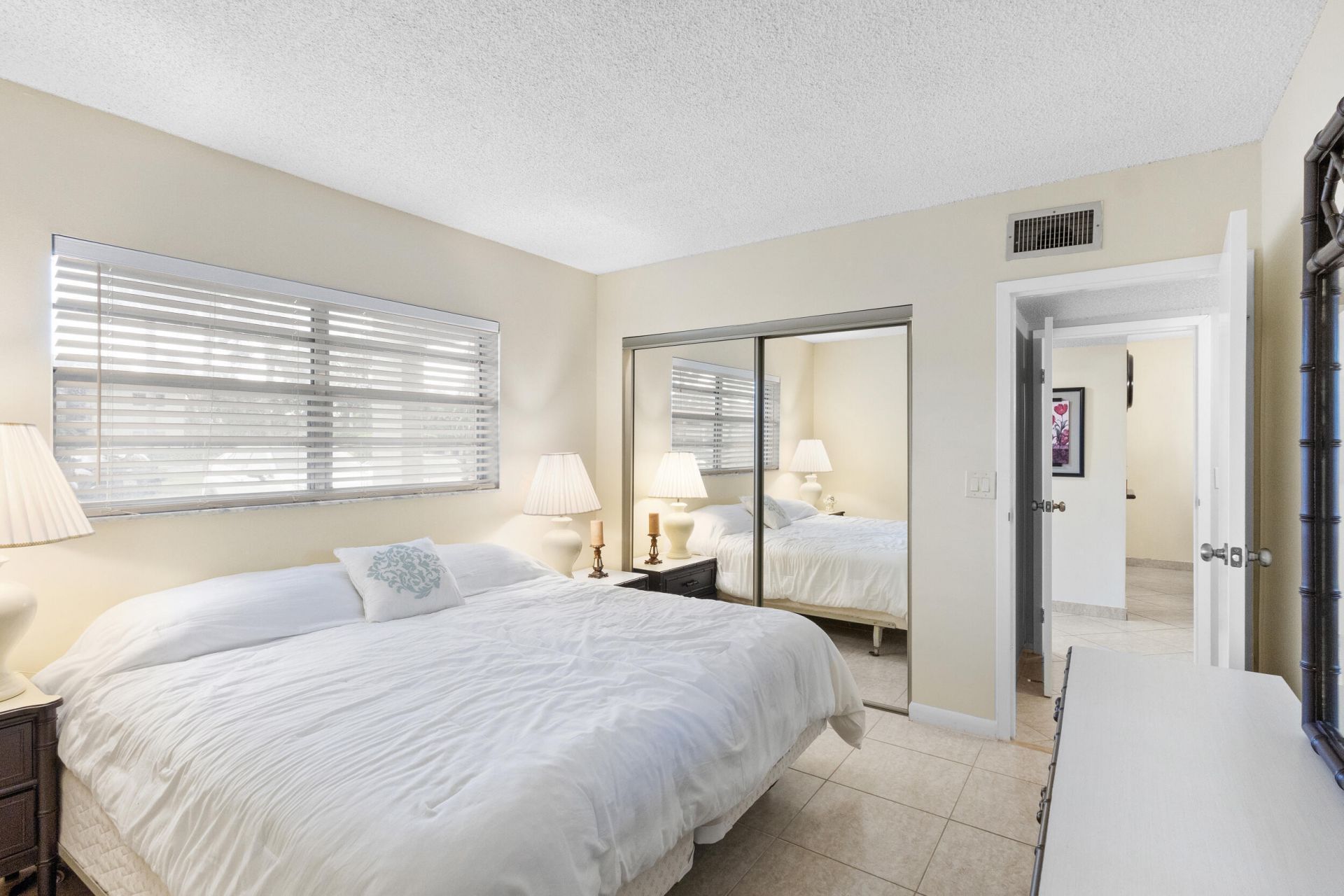 3 Abbey Lane, Unit 102, Delray Beach, FL 33446 Photo