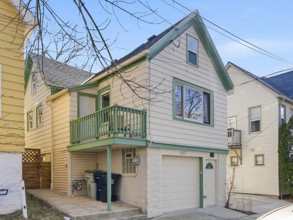 1317 E Hamilton STREET, Milwaukee, WI 53202