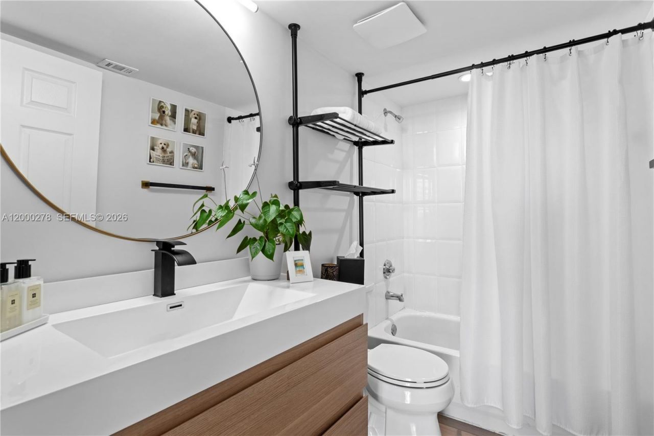 1650 N Coral Way, Unit 701, Miami, FL 33145 Photo