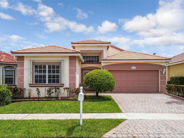 6306 Harbour Oak Dr, Lake Worth, FL 33467