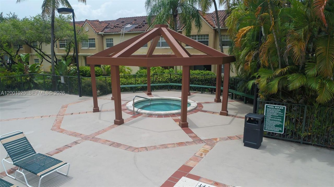 18310 NW 68th Ave, Unit L, Hialeah, FL 33015 Photo