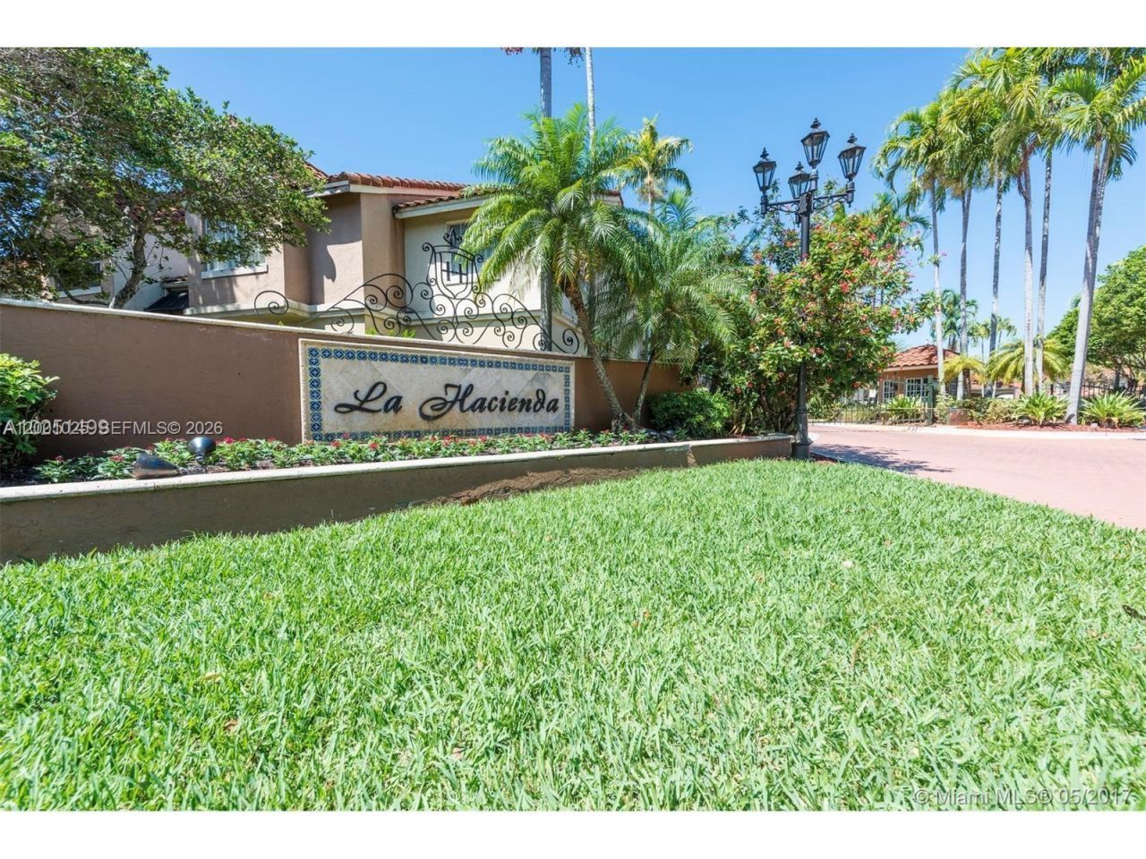 18310 NW 68th Ave, Unit L, Hialeah, FL 33015 Photo