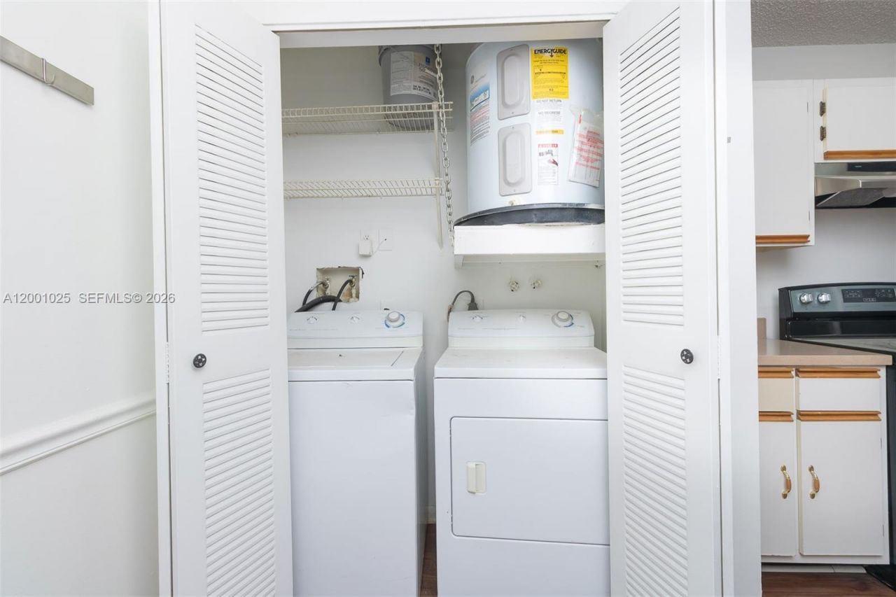 18310 NW 68th Ave, Unit L, Hialeah, FL 33015 Photo