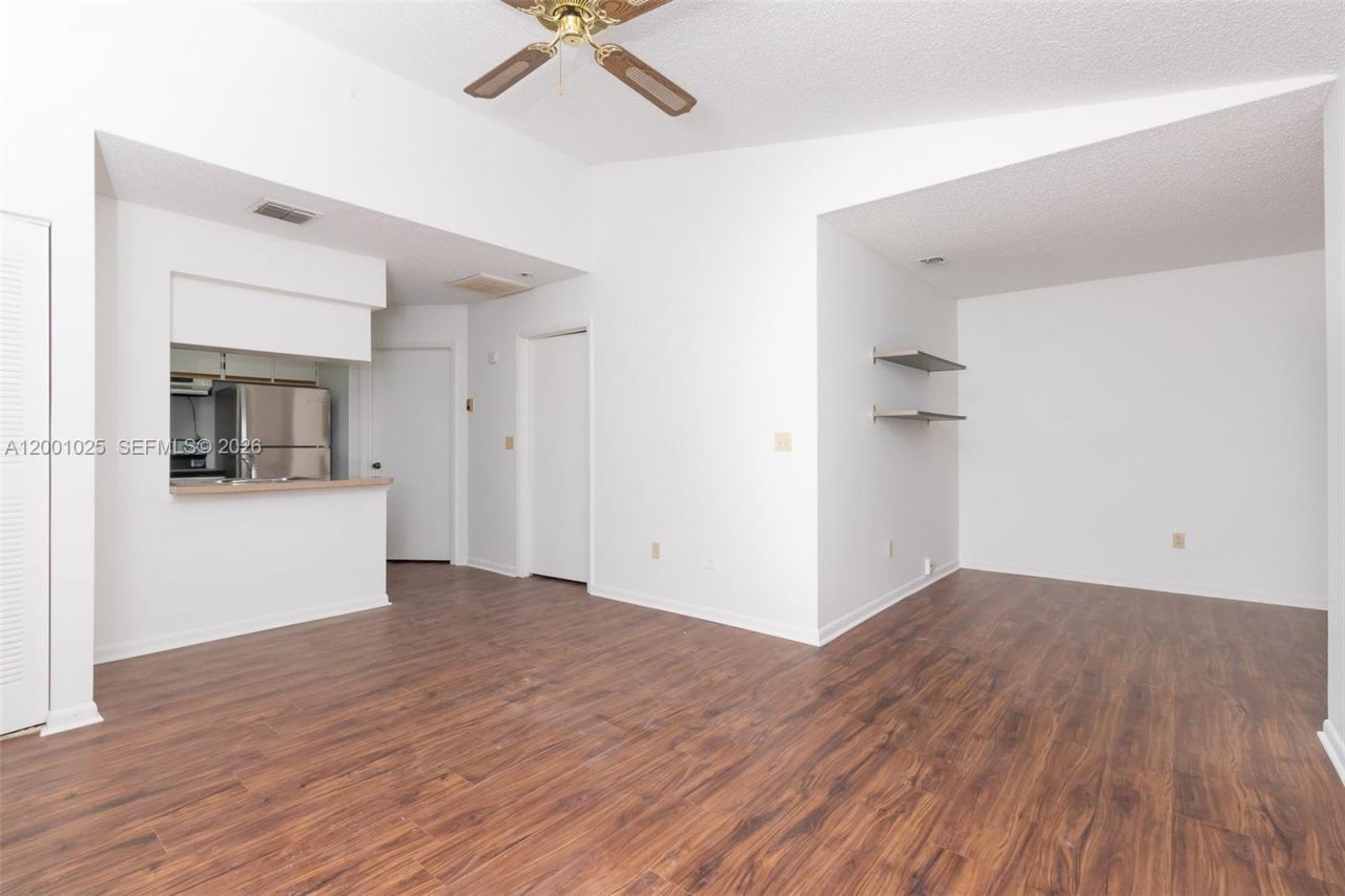 18310 NW 68th Ave, Unit L, Hialeah, FL 33015 Photo