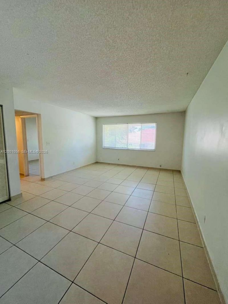 724 NE 4th St, Unit 9, Hallandale Beach, FL 33009 Photo