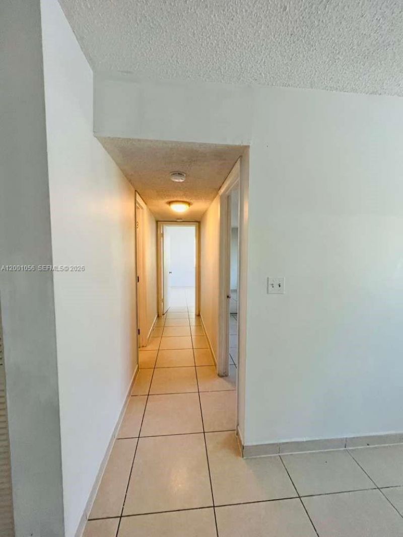 724 NE 4th St, Unit 9, Hallandale Beach, FL 33009 Photo