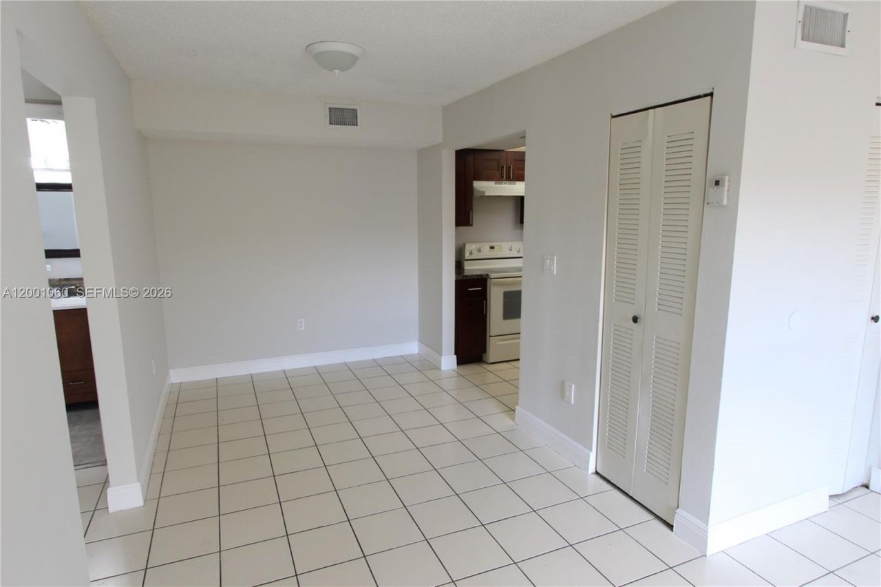 650 NW 114th Ave, Unit 201, Sweetwater, FL 33172 Photo