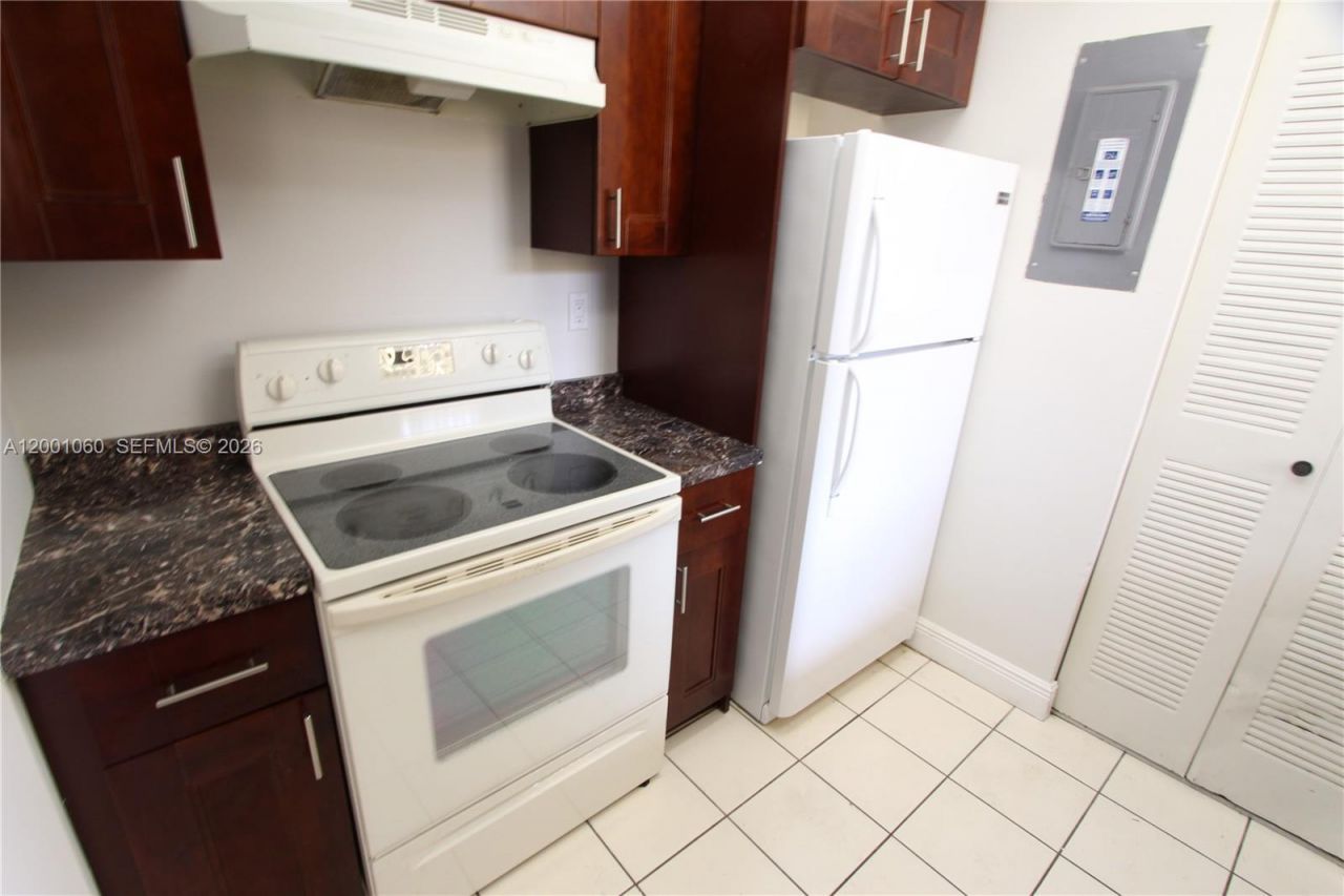 650 NW 114th Ave, Unit 201, Sweetwater, FL 33172 Photo