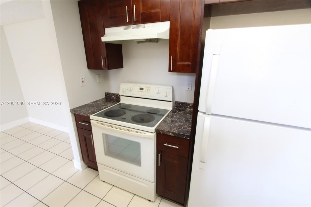 650 NW 114th Ave, Unit 201, Sweetwater, FL 33172 Photo