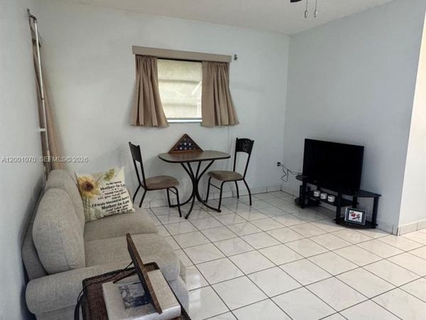5501 SW 89th Ave, Unit 2, Miami, FL 33165