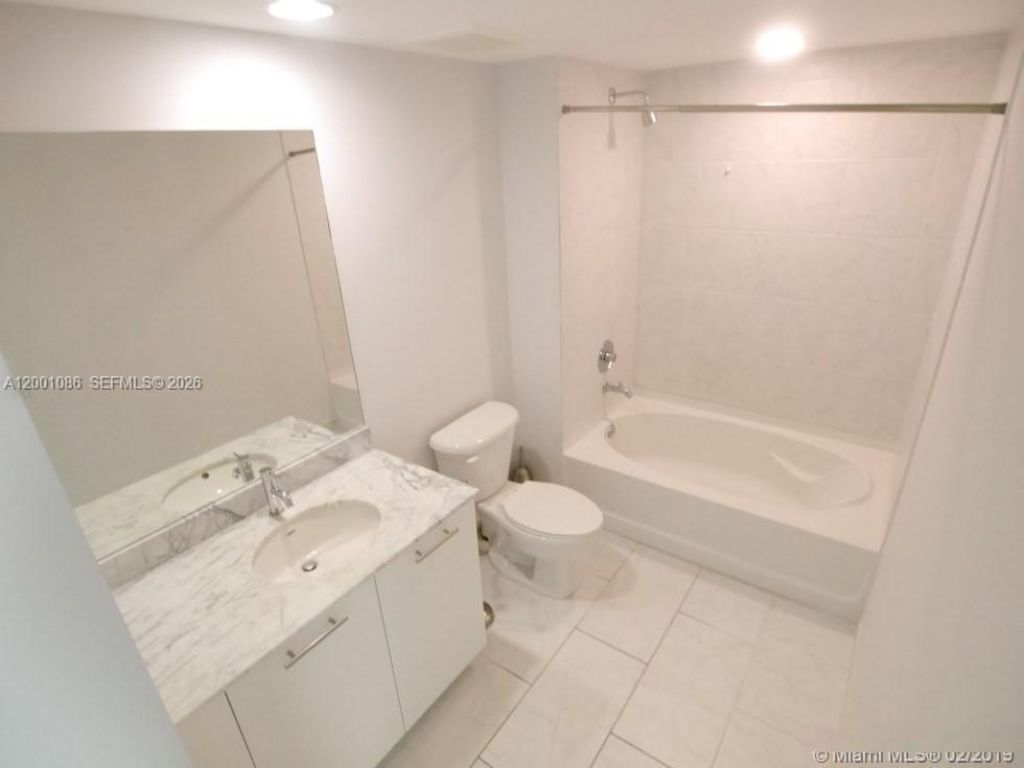 951 Brickell Ave, Unit 2608, Miami, FL 33131 Photo