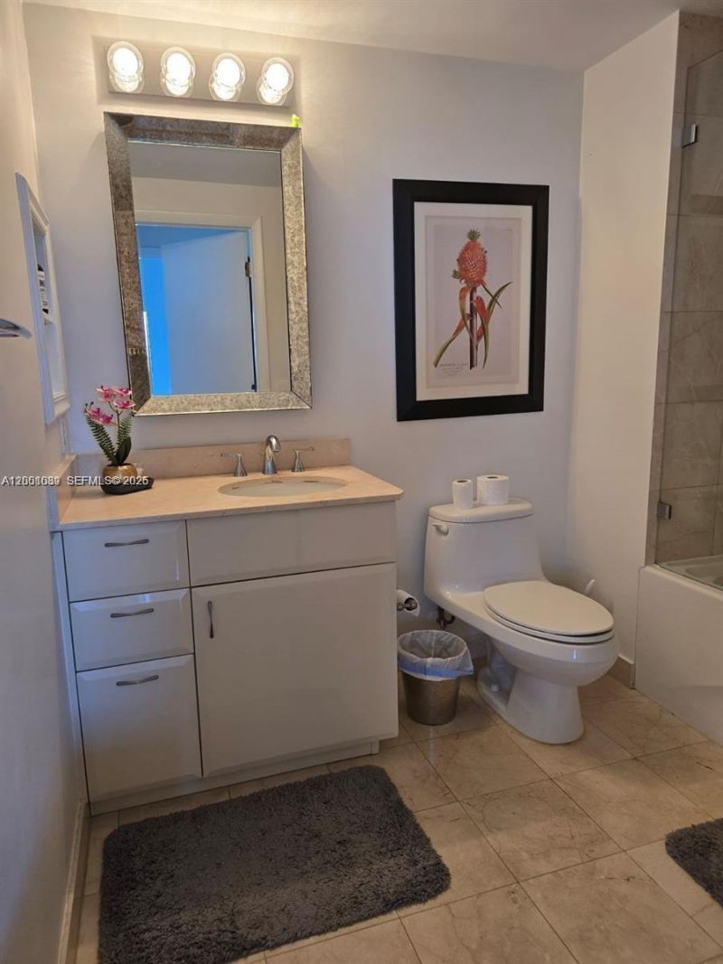 6365 Collins Ave, Unit 2710, Miami Beach, FL 33141 Photo
