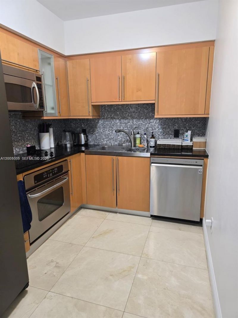 6365 Collins Ave, Unit 2710, Miami Beach, FL 33141 Photo