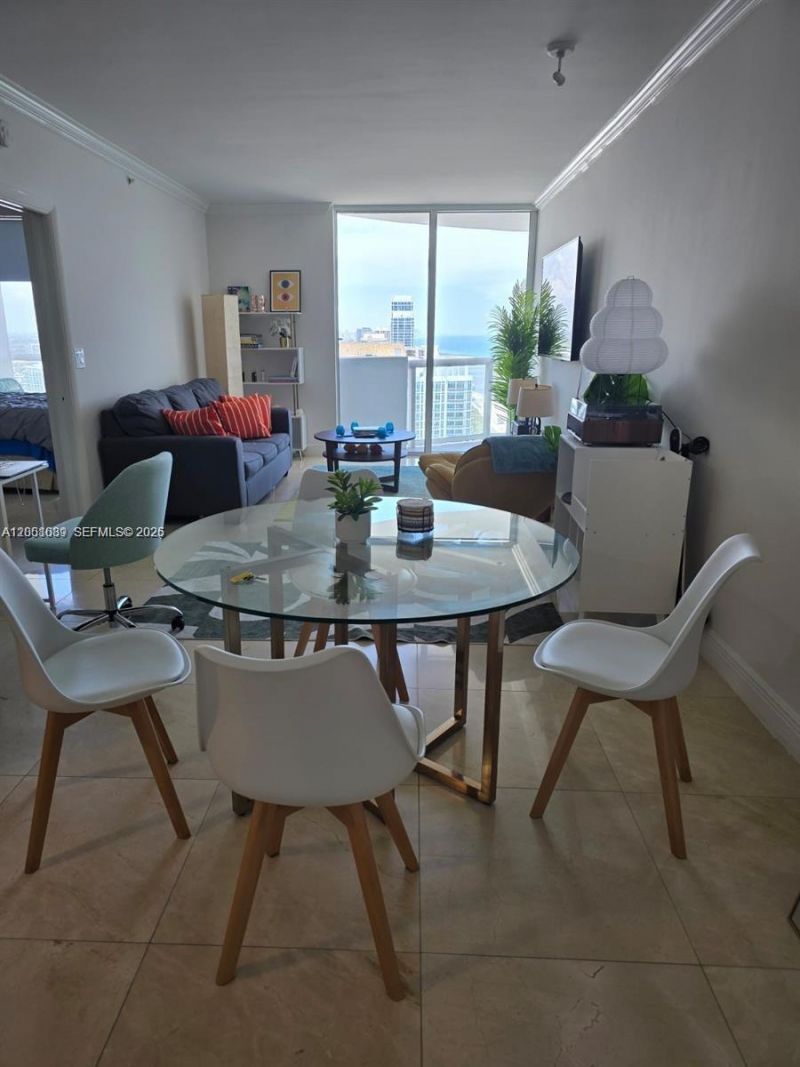 6365 Collins Ave, Unit 2710, Miami Beach, FL 33141 Photo