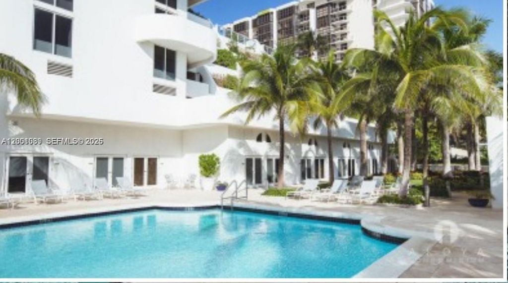6365 Collins Ave, Unit 2710, Miami Beach, FL 33141 Photo