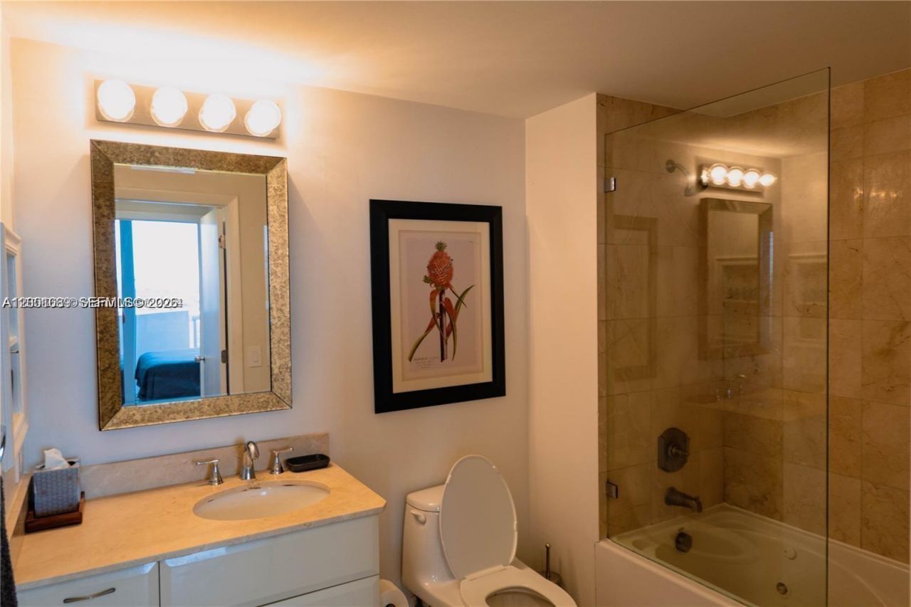 6365 Collins Ave, Unit 2710, Miami Beach, FL 33141 Photo