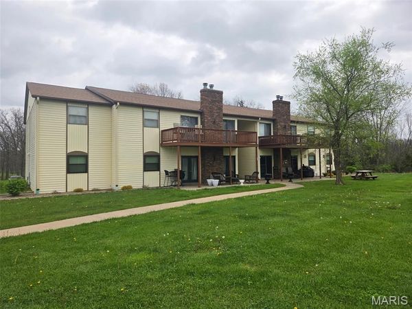 18468 Lakeview Circle , Unit 101, Monroe City, MO 63456