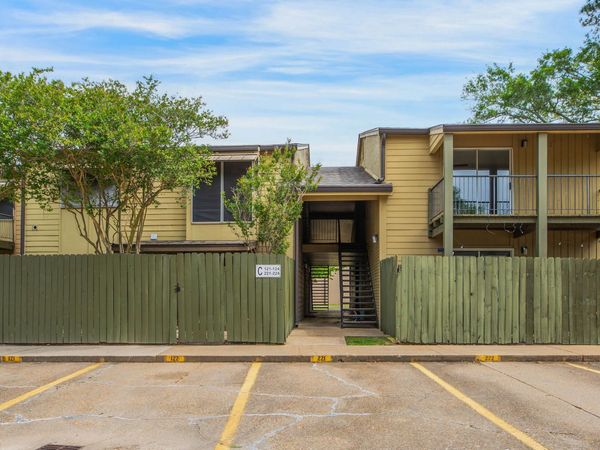 220 Doucet Road, Unit Apt 221c, Lafayette, LA 70503