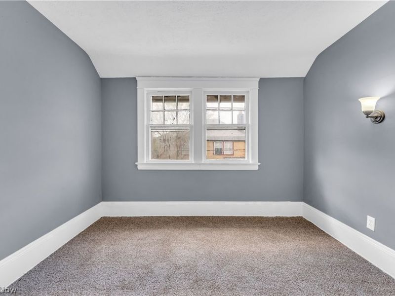 9303 Kempton Avenue, Cleveland, OH 44108 Photo 11