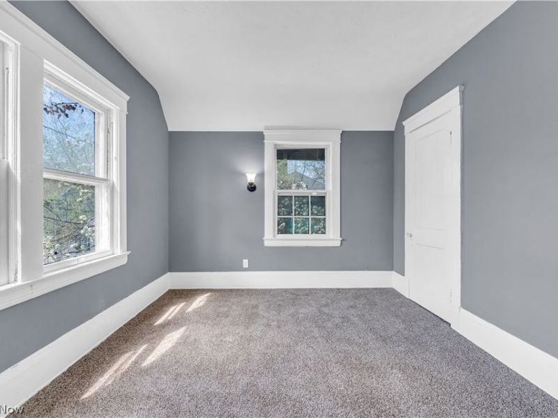 9303 Kempton Avenue, Cleveland, OH 44108 Photo 13