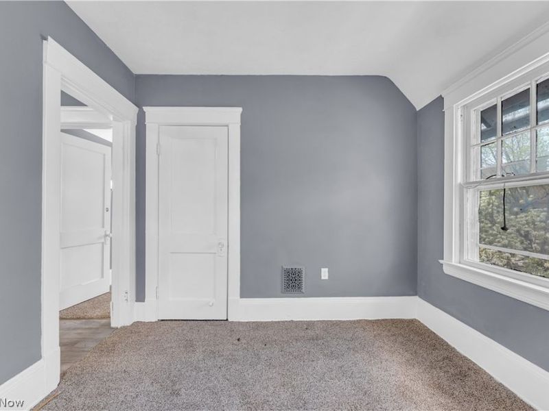 9303 Kempton Avenue, Cleveland, OH 44108 Photo 14