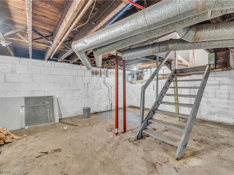 9303 Kempton Avenue, Cleveland, OH 44108 Photo 20