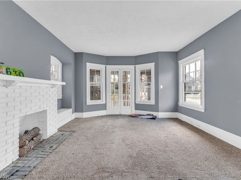 9303 Kempton Avenue, Cleveland, OH 44108 Photo 3