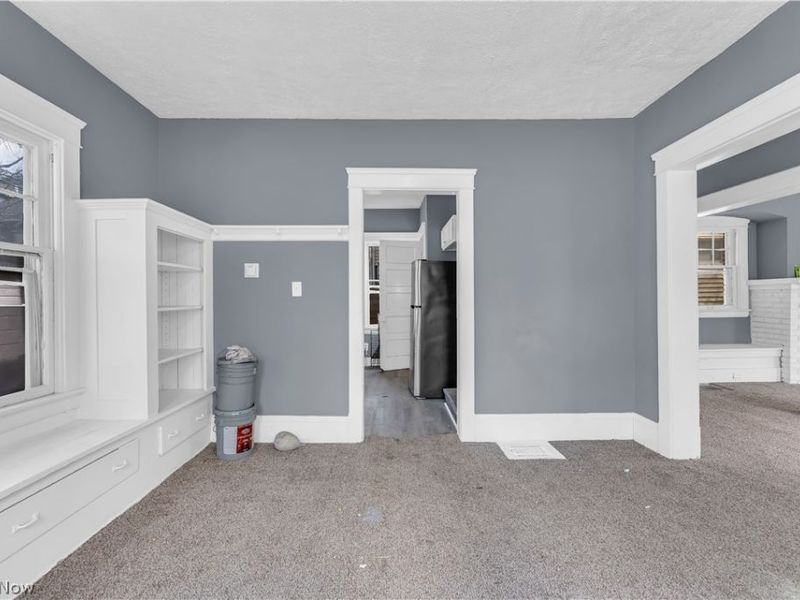 9303 Kempton Avenue, Cleveland, OH 44108 Photo 5