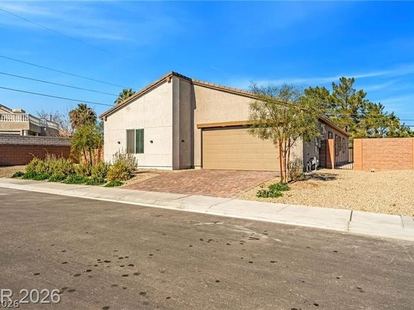 2706 Song Point Avenue, Las Vegas, NV 89121