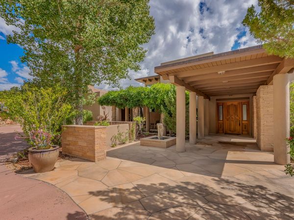 409 Brownell Howland Road, Santa Fe, NM 87501