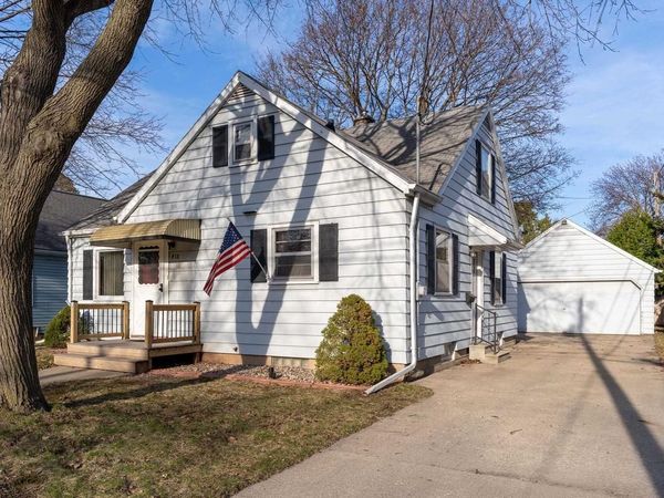 418 N OUTAGAMIE STREET, Appleton, WI 54914