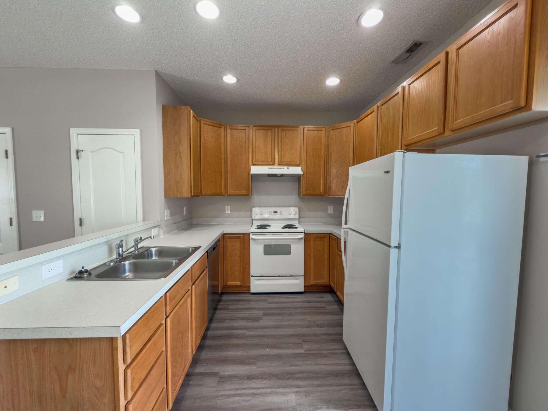 131 Lake Jogassee Drive Photo 4