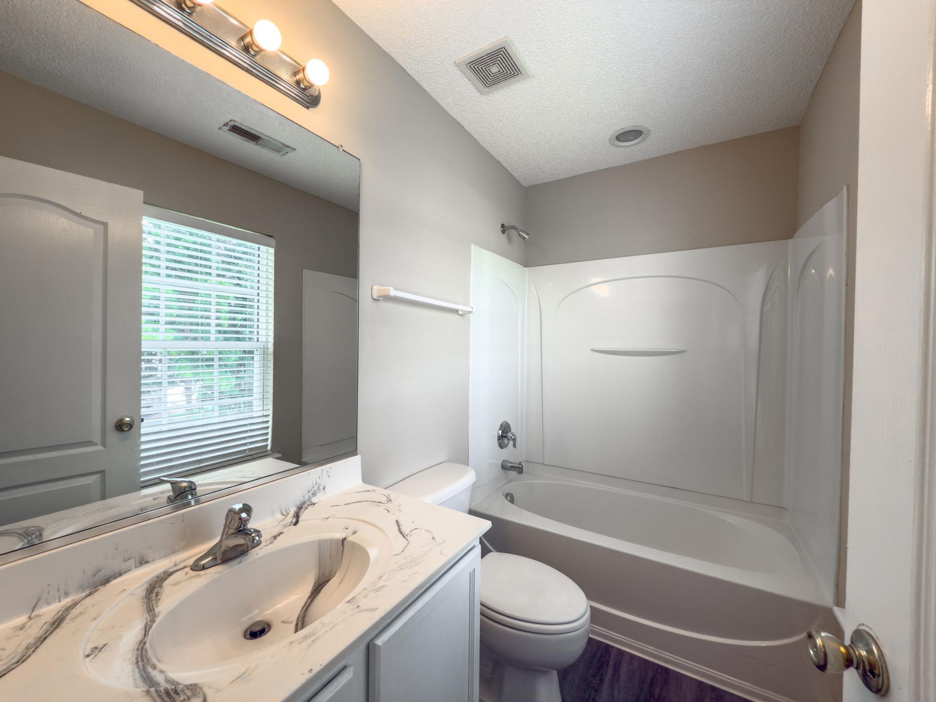 131 Lake Jogassee Drive Photo 8