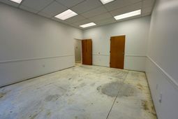 1024 Ewall Street photo 4