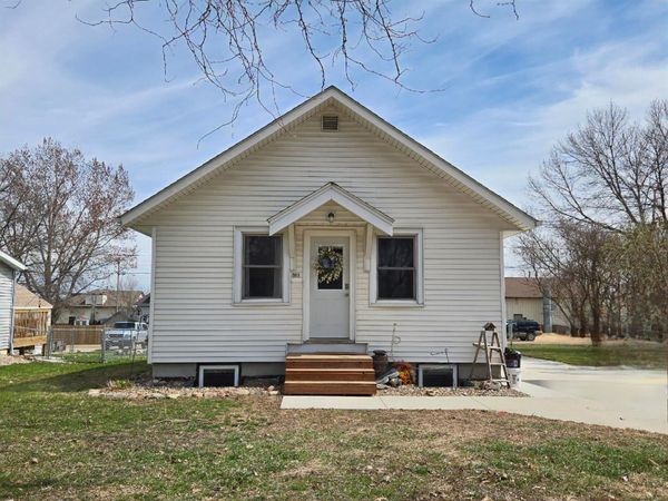 361 S Montgomery Avenue , Le Center, MN 56057