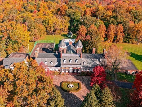 3450 Roundwood Road, Hunting Valley, OH 44022