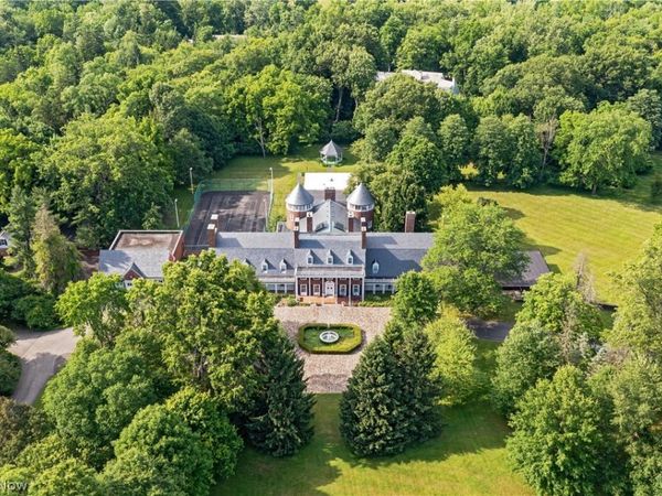 3450 Roundwood Road, Hunting Valley, OH 44022
