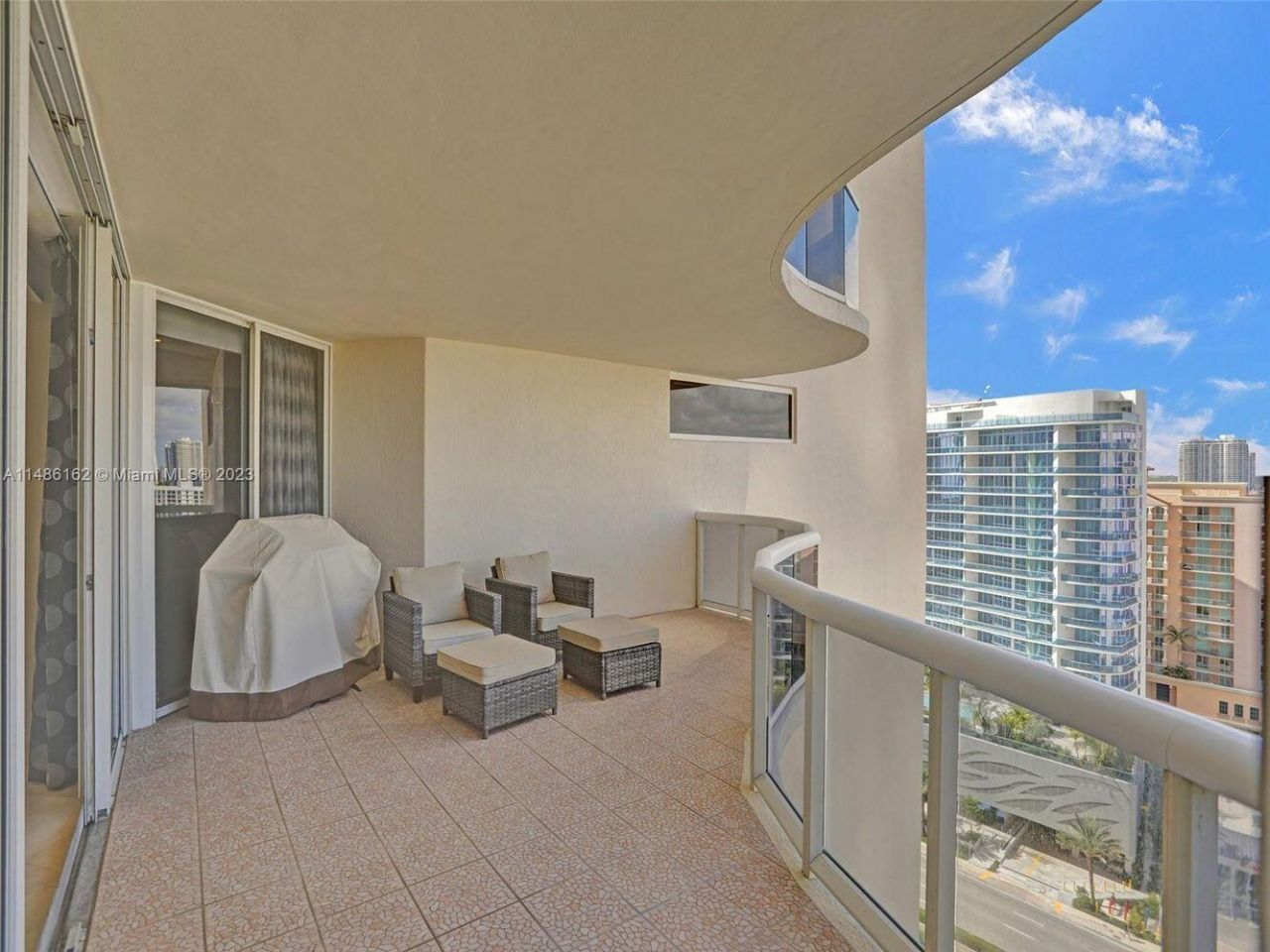 17555 Collins Avenue, Unit 1805, Sunny Isles Beach, FL 33160 Photo